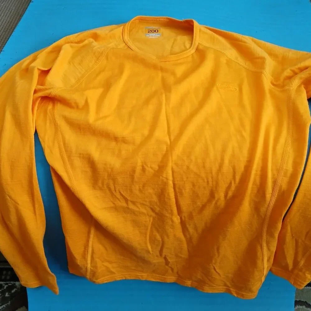 Ice Breaker 200 Thermal Merino Wool Under layer - Picture 2 of 3